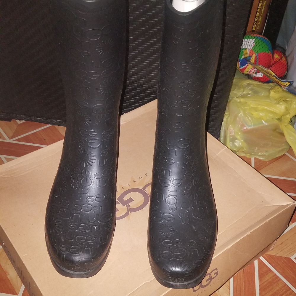 Women's Ugg rain boots